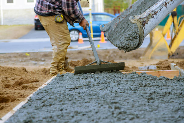 Best Commercial Concrete Contractor  in Baraboo, WI